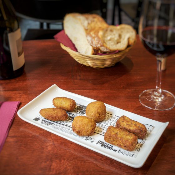 Croquetas vegetales de brócoli y Roquefort.