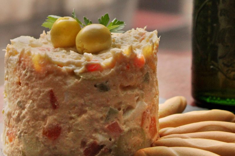 Ensaladilla rusa casera del Bar El León en Valencia centro, con patata y zanahoria frescas